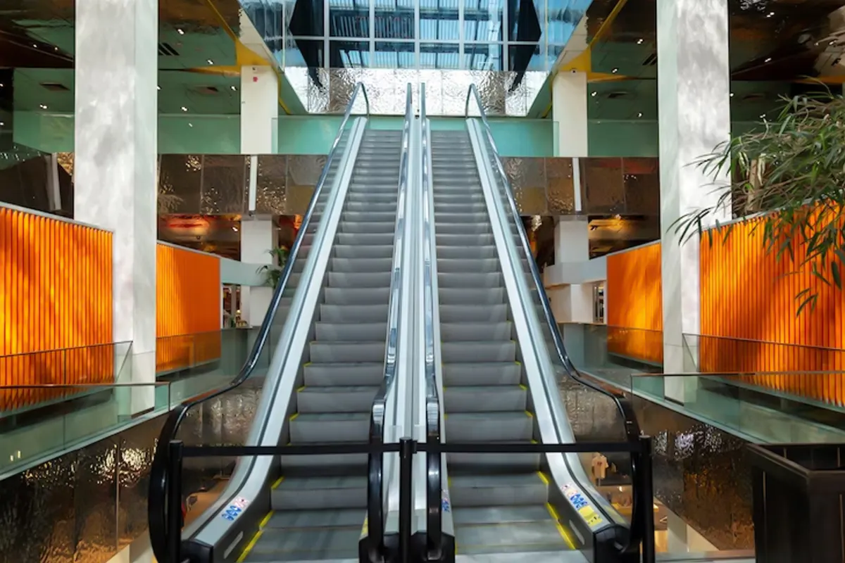 نگاهی به پله برقی موازی(Parallel escalators) | ساختار، مکانیزم و مزایا