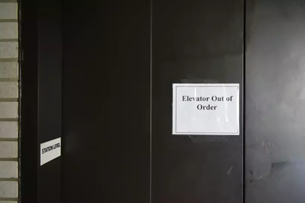 The failure of the elevator at the Greenwich train station caused dissatisfaction among passengers