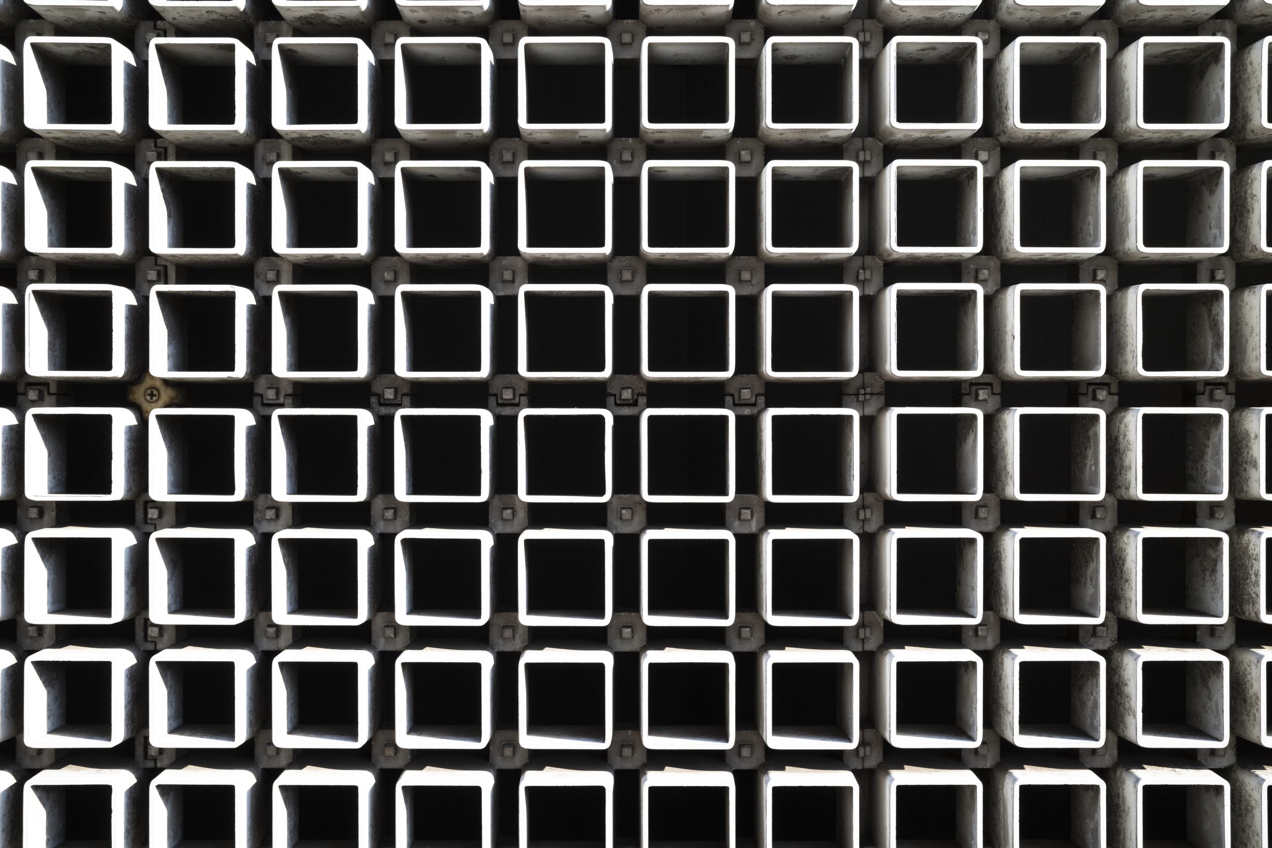 پروفیل استیل چیست و در چه پروژه‌هایی استفاده می‌شود؟